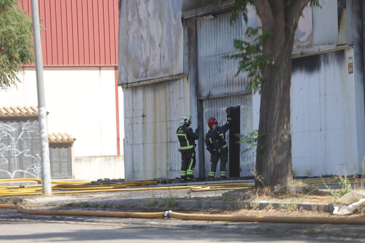 Un incendio destruye dos naves industriales en el polígono de Binissalem Un incendio destruye dos naves industriales en el polígono de Binissalem