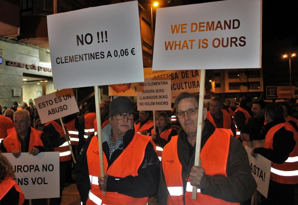 Protesta de citricultores en Castelló