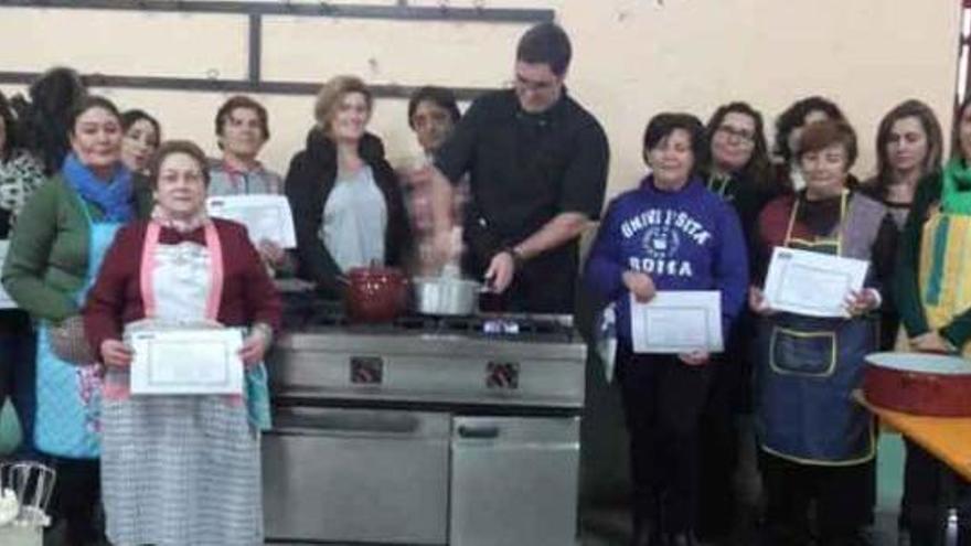 Participantes en el curso de Cocina Saludable organizado en Roales.