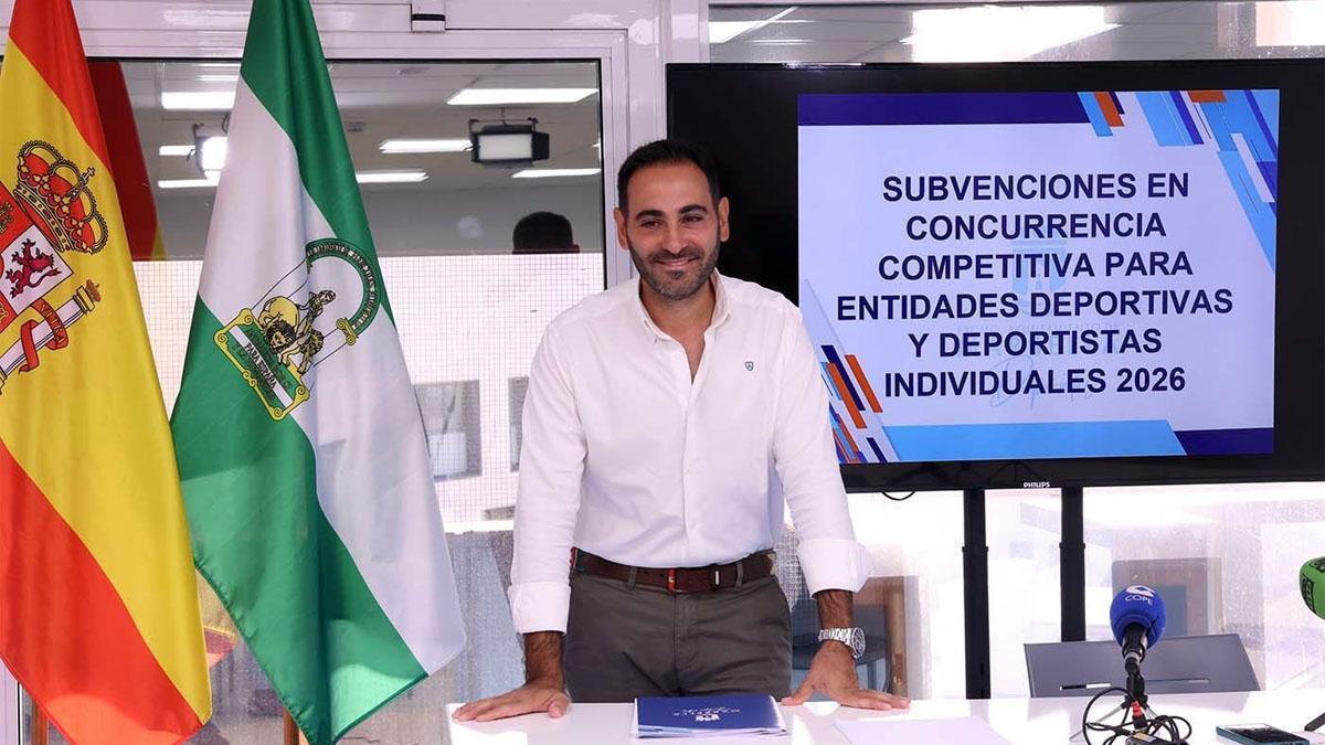 El concejal Lisandro Vieytes ha presentado las ayudas para personas y entidades deportistas en Marbella.