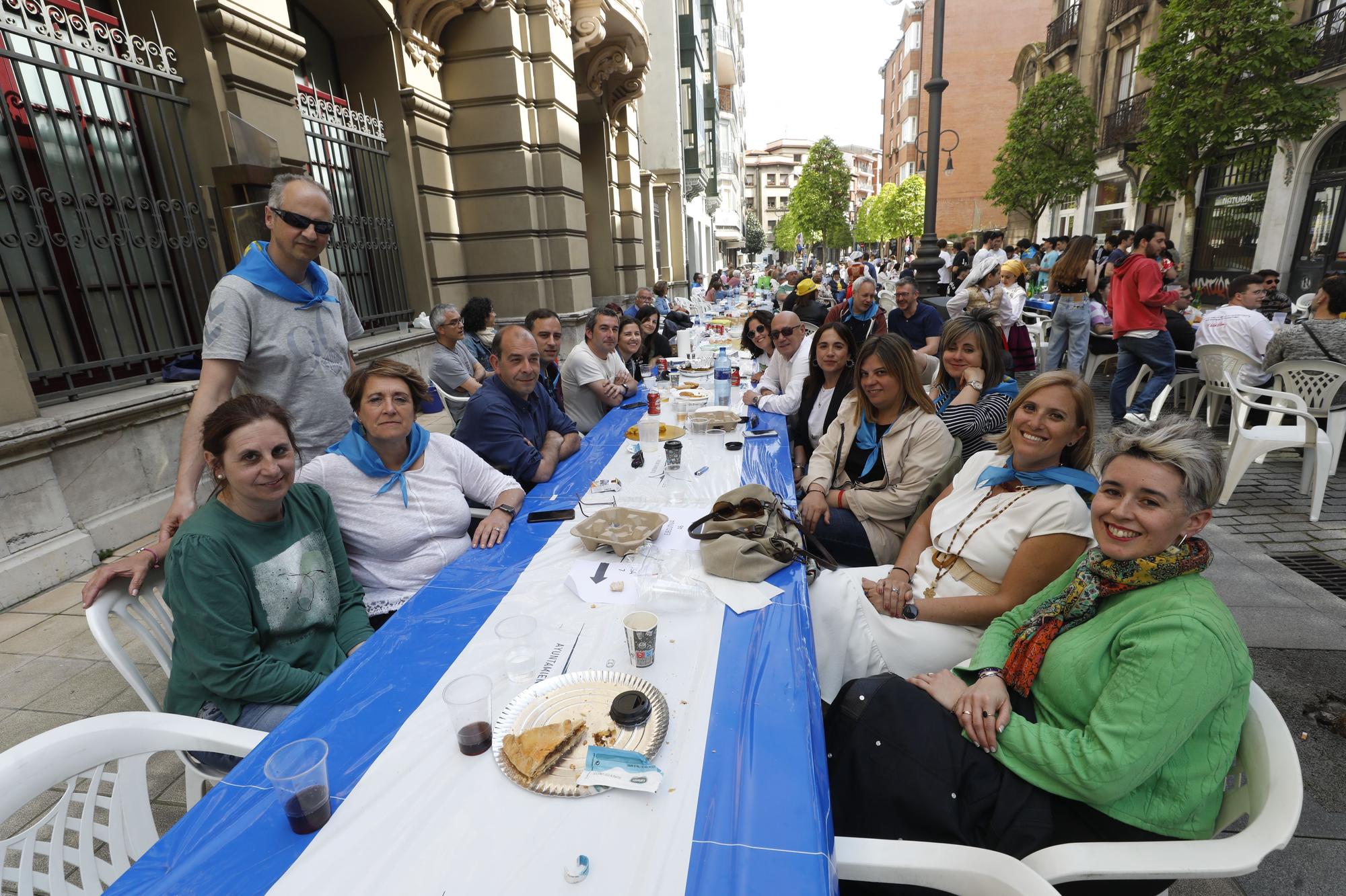 El escaparate político de la Comida en la Calle de Avilés