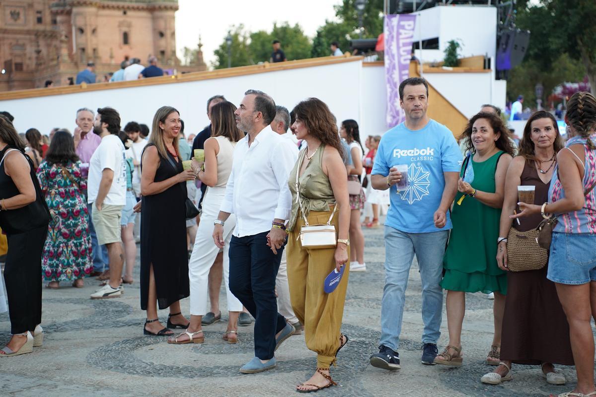 ¿Estuviste en el concierto de Hombres G en Icónica Santalucía Sevilla Fest? ¡Búscate en nuestra fotogalería!