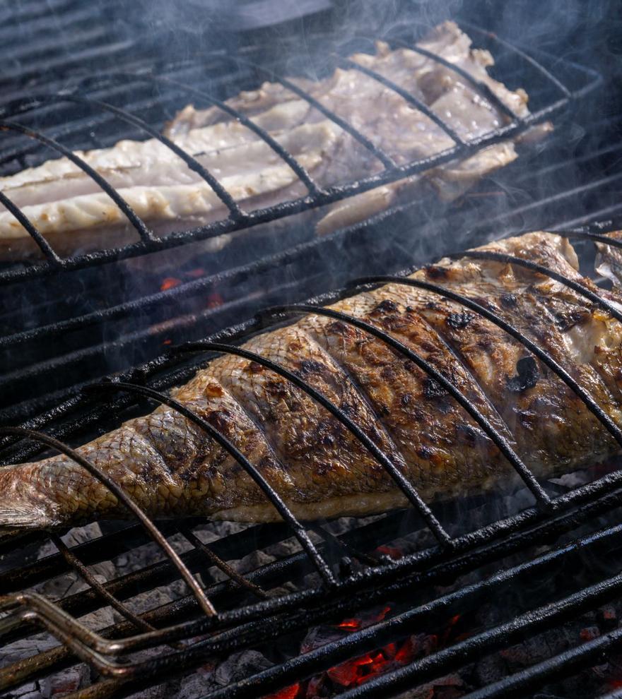 Más allá de Madrid: Las Margaritas, el rincón de Aravaca donde el pescado a la brasa es religión