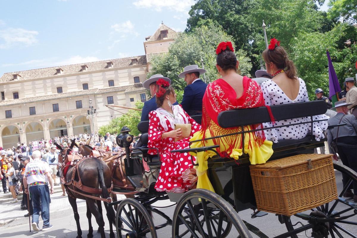XLIII Romería de la Feria de Málaga, celebrada este sábado, 15 de agosto de 2026. Los romeros salieron a las 11.00 horas desde el Ayuntamiento hacia el Santuario de la Victoria.