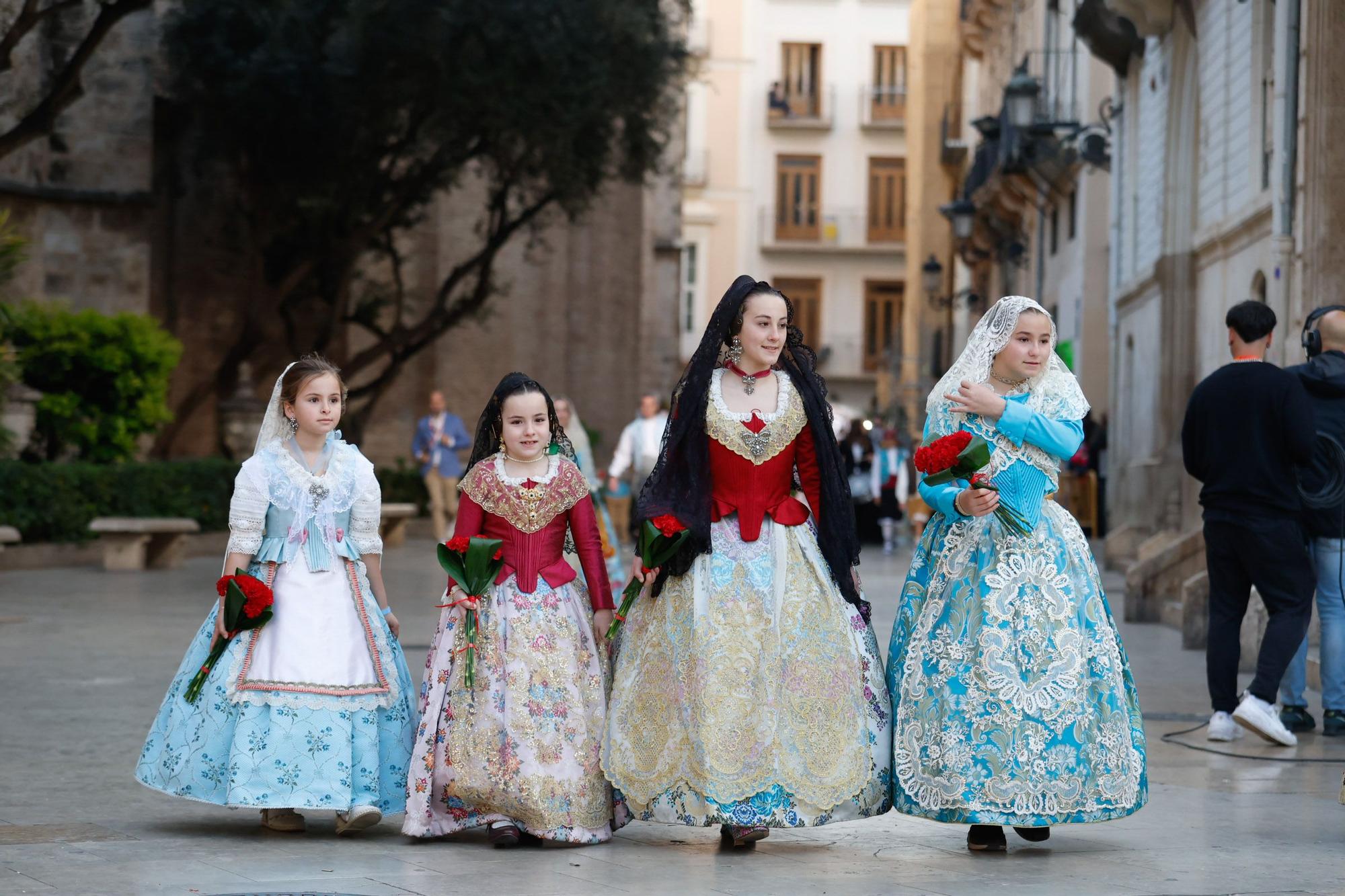 Búscate en el primer día de la Ofrenda en la calle San Vicente entre las 18:00 y las 19:00