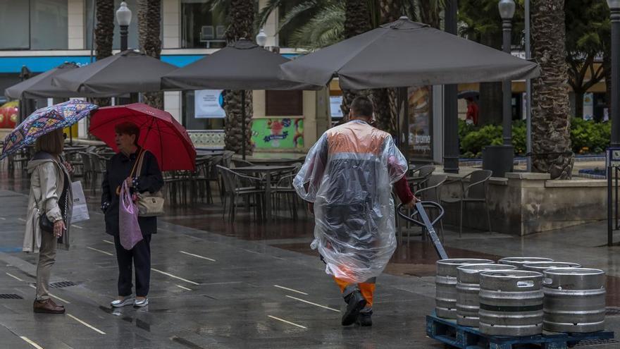 La DANA deixa sense classe milers d’alumnes i diverses carreteres tallades