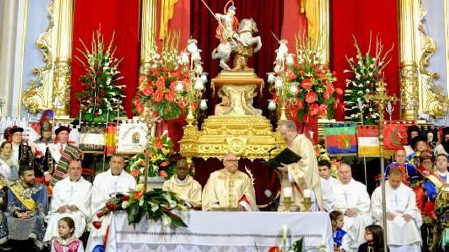 Un momento de la misa concelebrada ayer en honor a San Jorge.