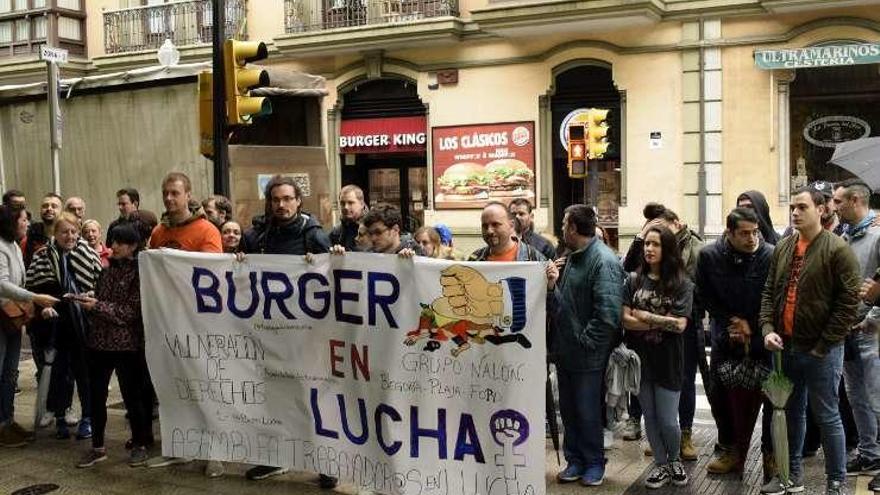 Los trabajadores, durante la protesta.