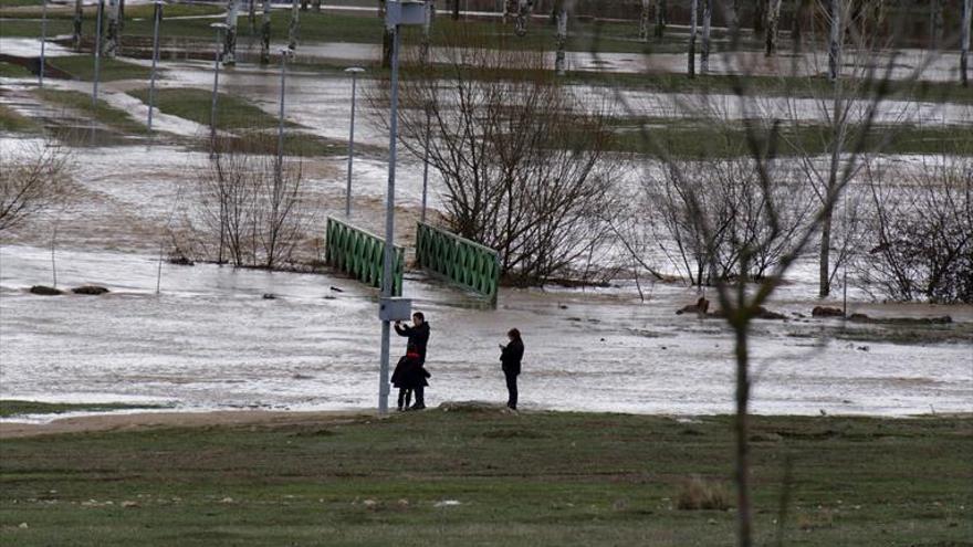 &#039;Félix&#039; pone en alerta a toda la península por lluvia, grandes olas, nieve y vientos