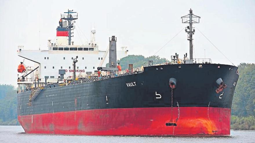 Un petrolero ruso perseguido por EEUU se ‘refugia’ al sur de Canarias