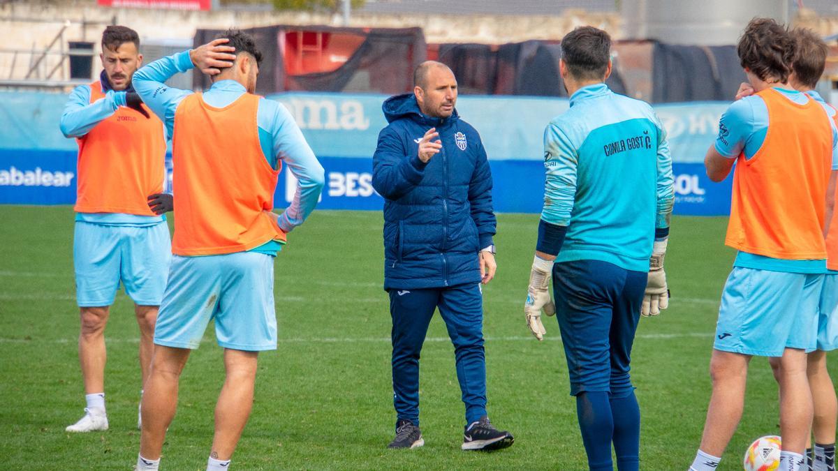 Tato García, en el entreno del Atlético Baleares