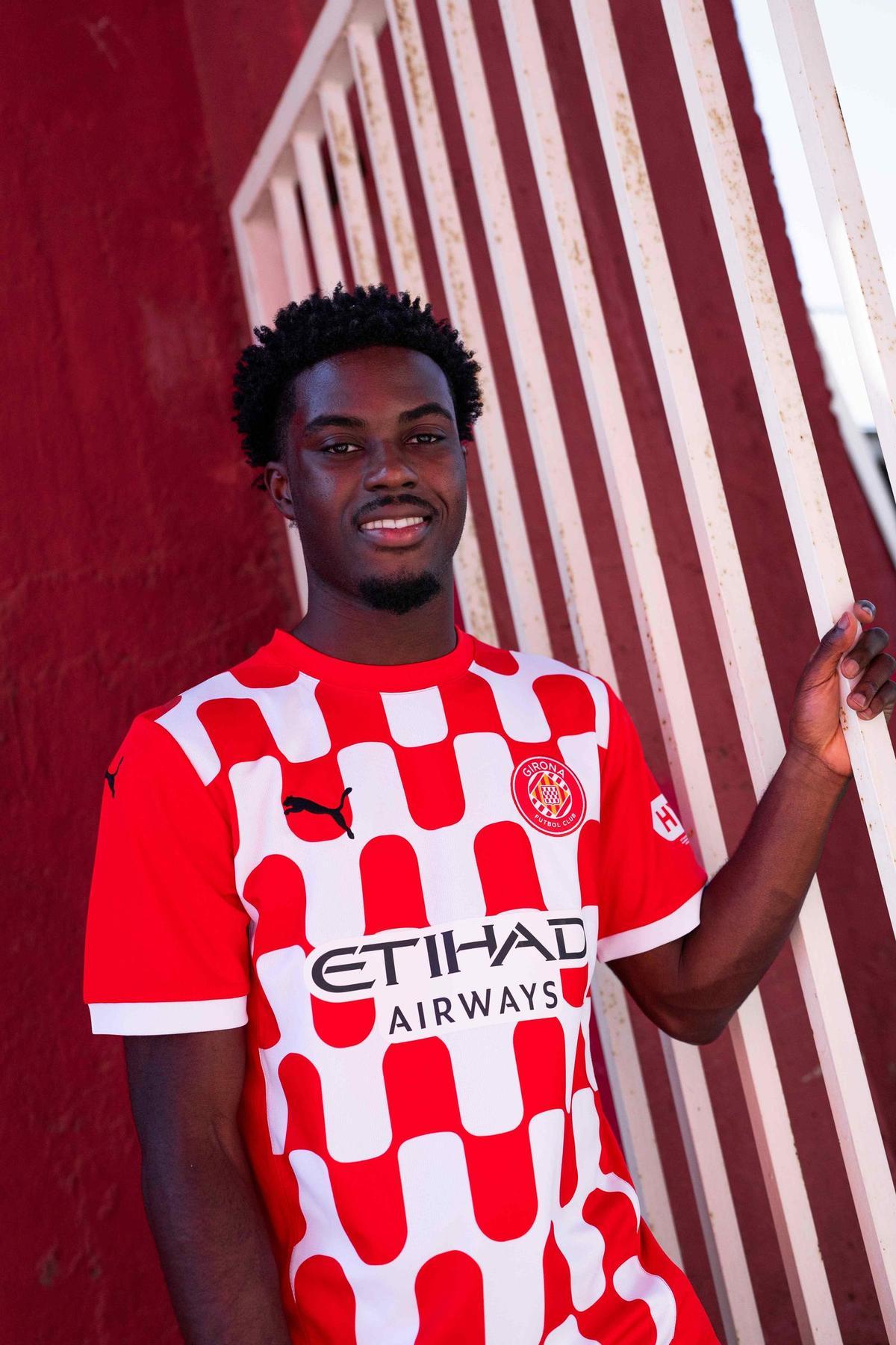 Les imatges de la presentació de Gabriel Misehouy, nou jugador del Girona