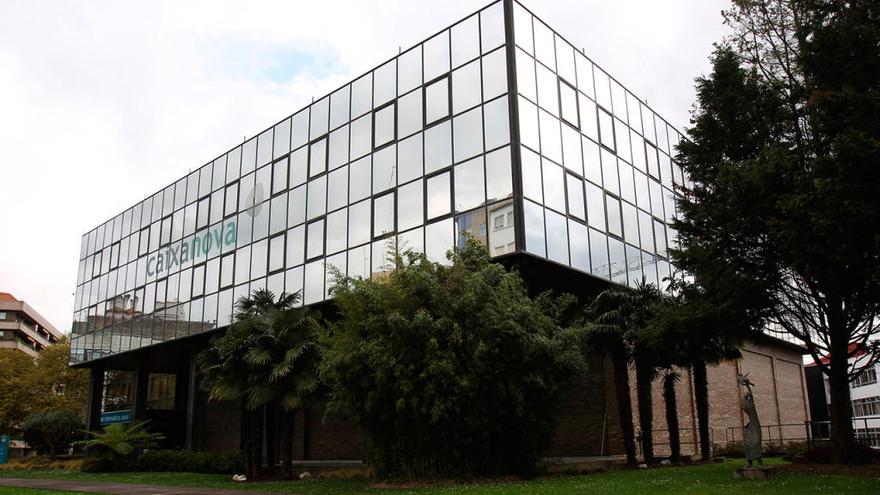 Zona Franca plantea la compra del antiguo edificio de informática de Caixanova para un centro de negocios