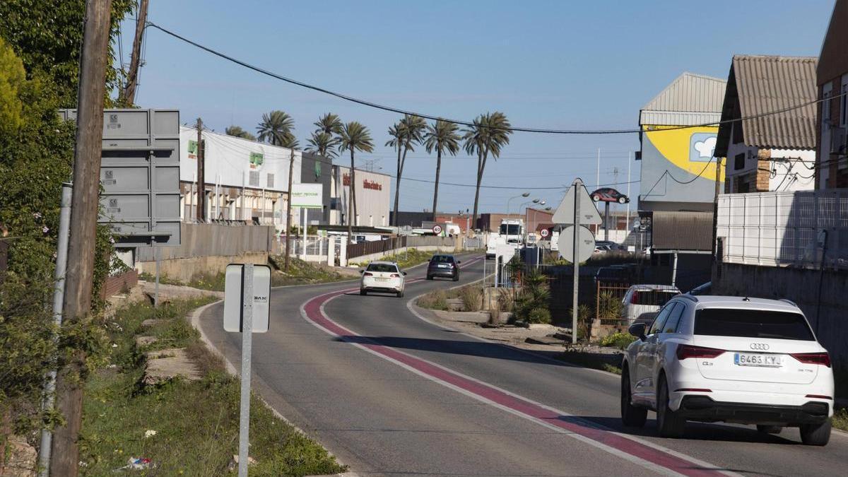Travesía del polígono industrial de la Carretera de Albalat en una imagen de enero.