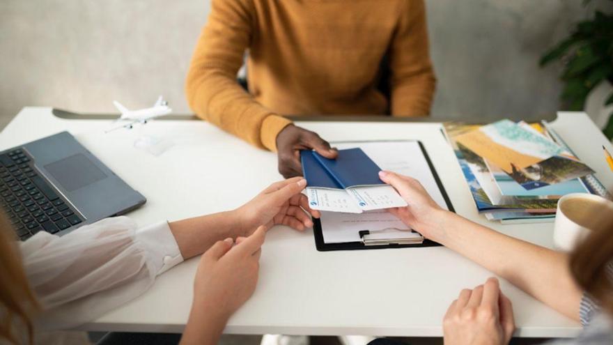 El error que puede costarte 40.000 euros si viajas sin seguro (y casi nadie tiene en cuenta)