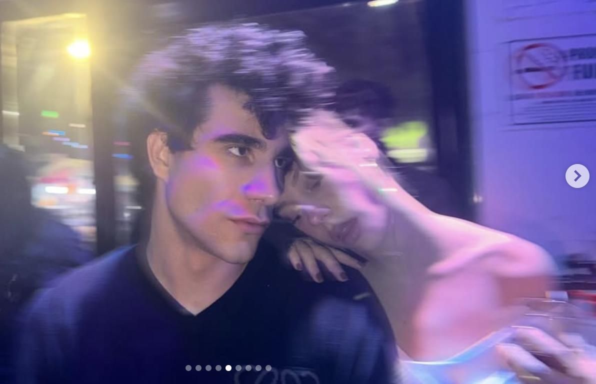 Javier Calvo y Ester Expósito han disfrutado dle cumple de una amiga en común.