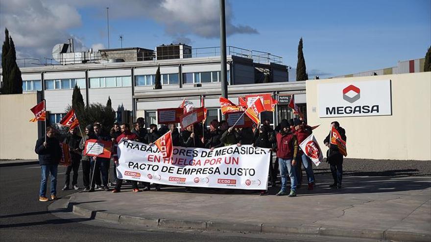 Megasa tira de tijera