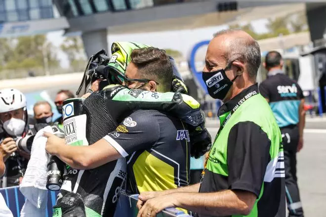 Fermín Aldeguer y Héctor Faubel celebran el Europeo de Moto2