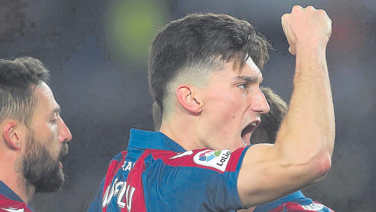 Pepelu celebra un gol del Levante UD