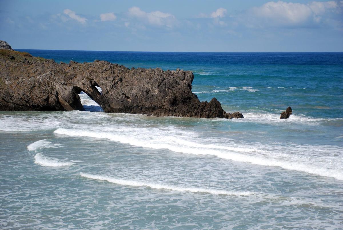 Playa de San Antolín (Beón) en Naves de Llanes.