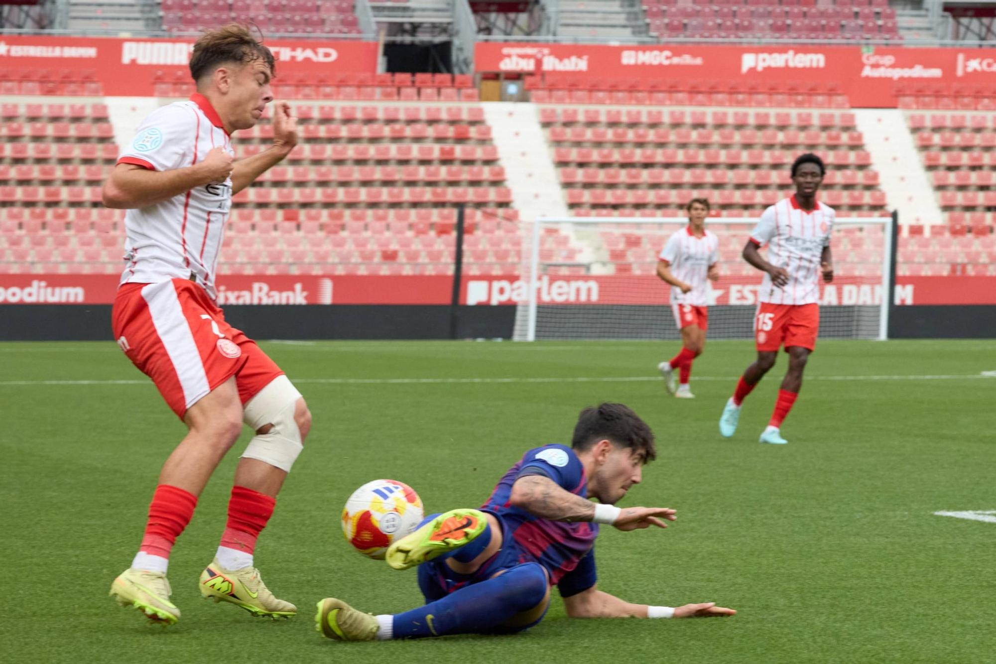 Les fotos del Girona B i Barça Atlètic