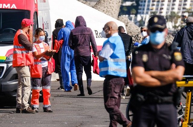 Llegada de Guardamar Caliope a Arguineguín con inmigrantes a bordo