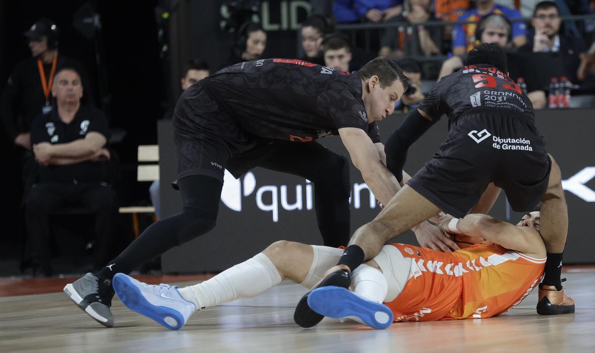 Luka Bozic, en el último partido ante el Valencia Basket en el Roig Arena.