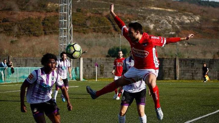 El Bande resistió hasta el tramo final, ayer, en el Outeiro. // Agostiño Iglesias