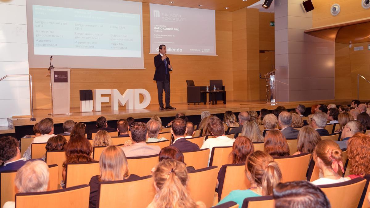 El médico y coach internacional, Mario Alonso Puig, durante la conferencia en la Fundación Bancaja.