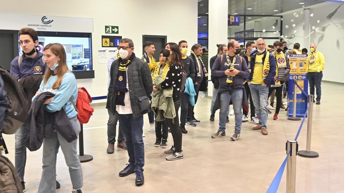 Salida de viajeros desde Castellón para ver al Villarreal CF en Liverpool.