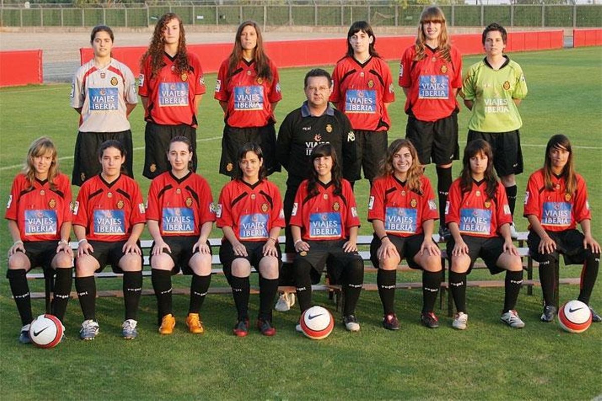 Una de las plantillas que formó el Mallorca hace ahora más de una década.