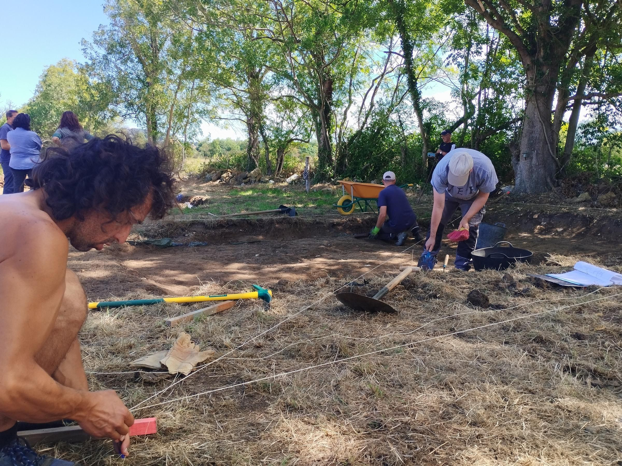 Así ha sido la primera jornada de excavación en Lucus Asturum este 2023