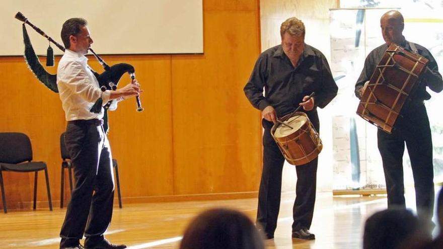 Una de las actuaciones del I Memorial Henrique Otero, que se celebró en el año 2014. // J. Santomé