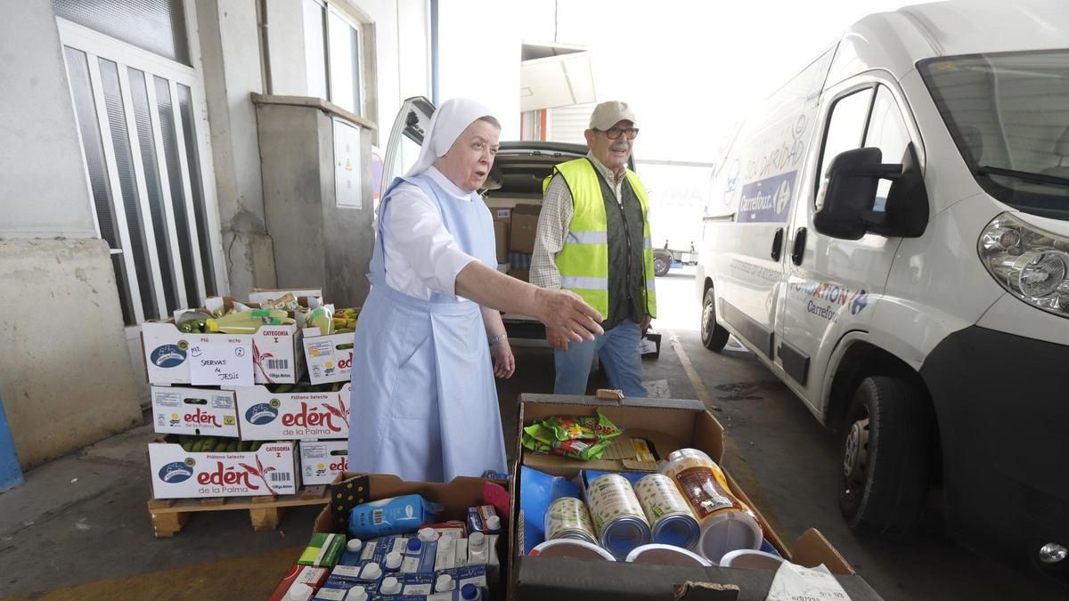 Recogida de enseres durante este verano en el Banco de Alimentos de Zaragoza.