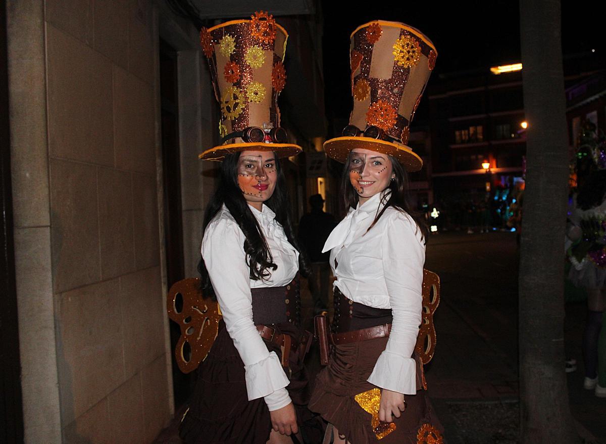 Galería de fotos del desfile nocturno del Carnaval de Alcalà de Xivert