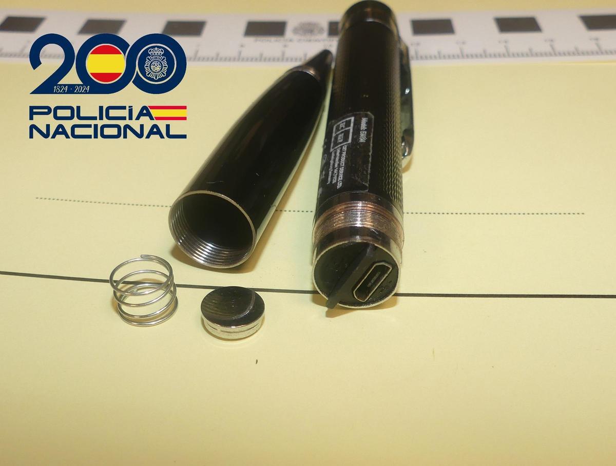 Dispositivos requisados por la Policía a este individuo.