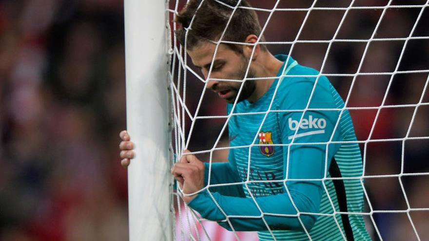 Piqué, hospitalizado por un dolor abdominal