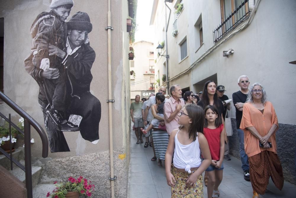 Un treball fotogràfic entrellaça la vida a Avià amb la de països en guerra