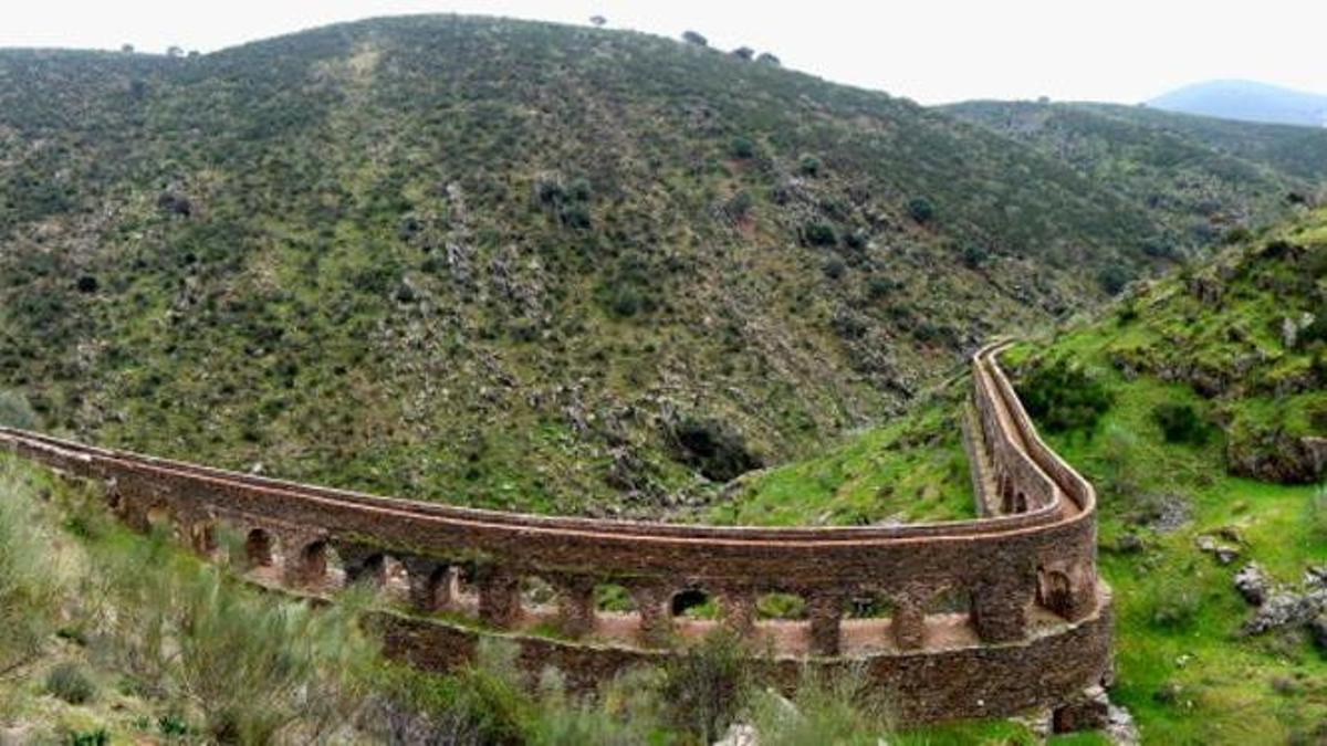 El acueducto de las Herrerías, el gigante hidráulico de Campillo de Deleitosa