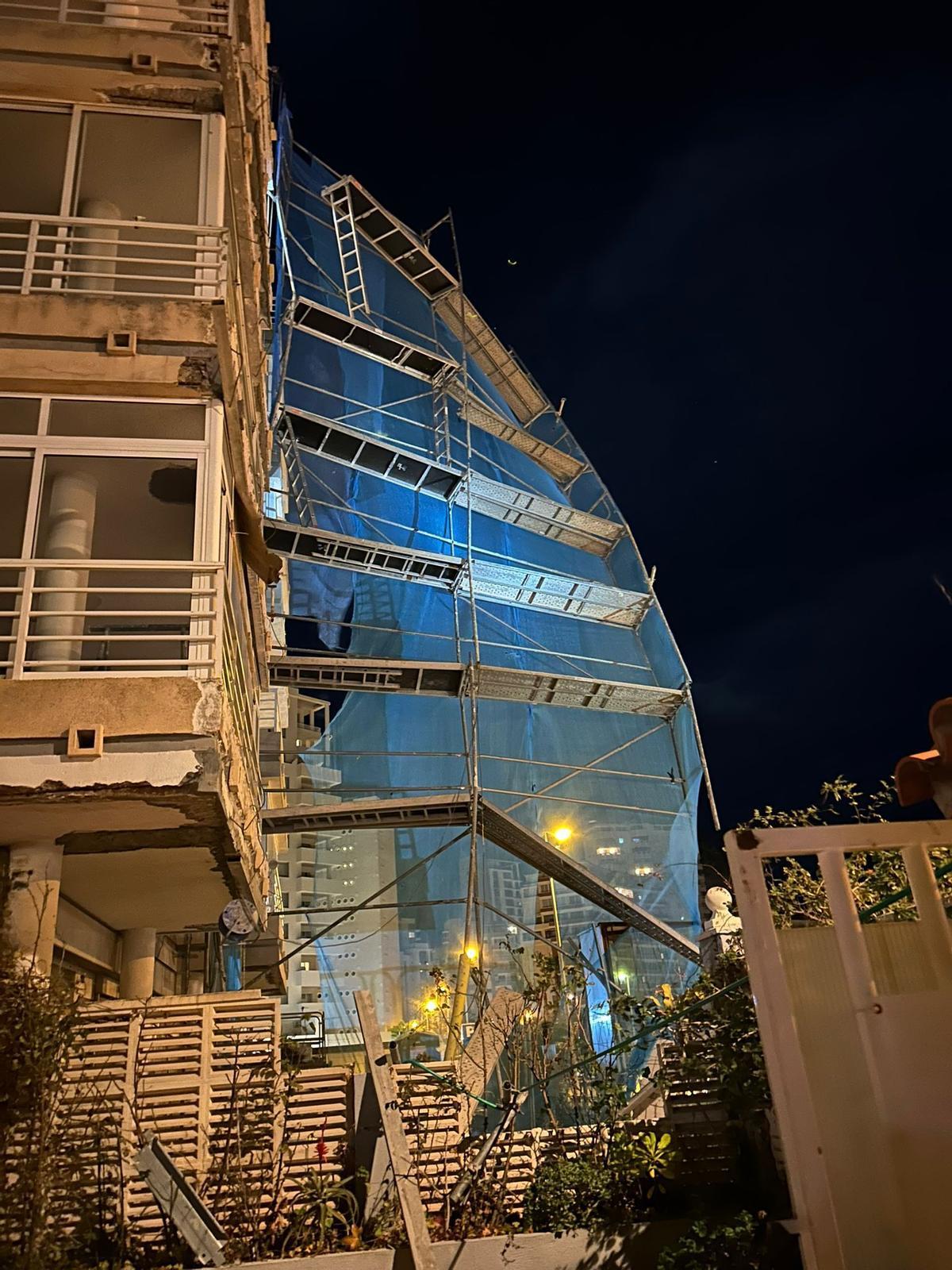 El andamio desarmado por el vendaval