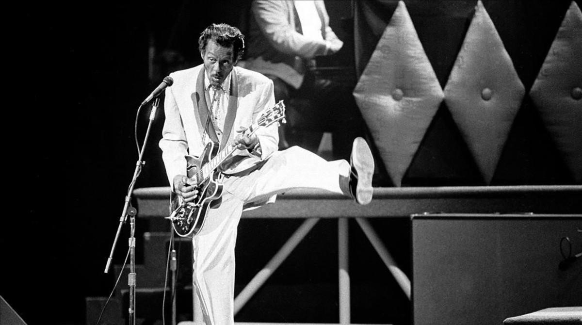 lainz37730164 file   in this oct  17  1986 file photo  chuck berry perform170318235427