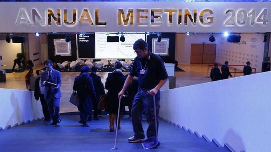 El Foro de Davos alerta por primera vez sobre el riesgo de la desigualdad