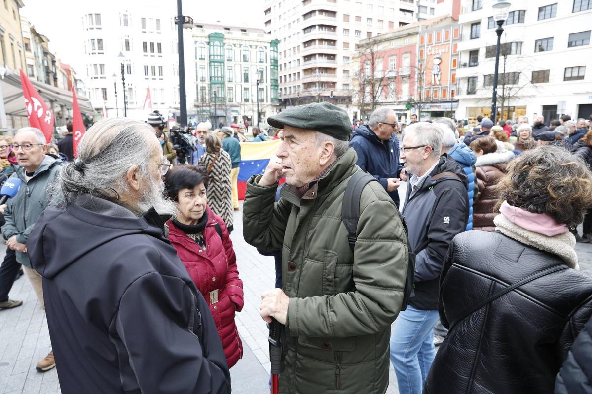 Nueva movilización en Gijón por Venezuela contra "el imperialismo de Estados Unidos" (en imágenes)