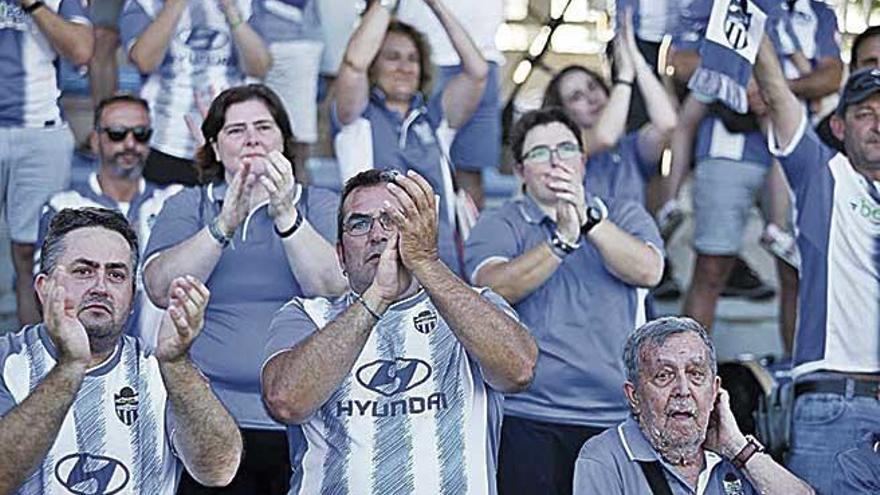 La aficiÃ³n ovacionÃ³ a sus jugadores pese a no lograr el ascenso.