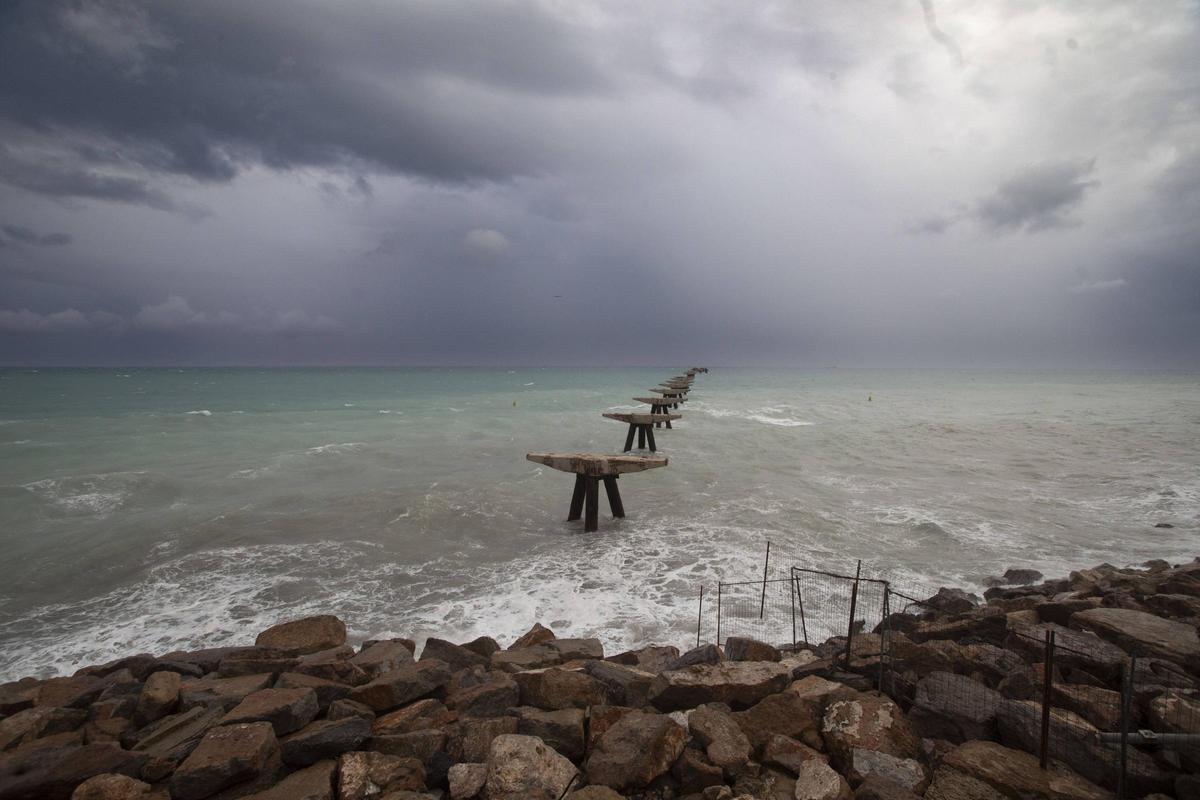 Restos del antiguo Pantalán del Port de Sagunt.