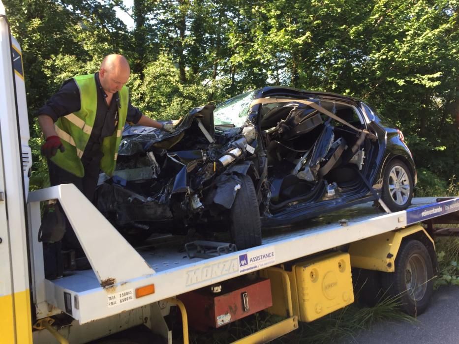 Espectacular accidente en Cangas de Onís