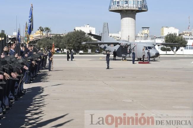 Homenaje al primer salto paracaidista militar en la Base Aérea de Alcantarilla