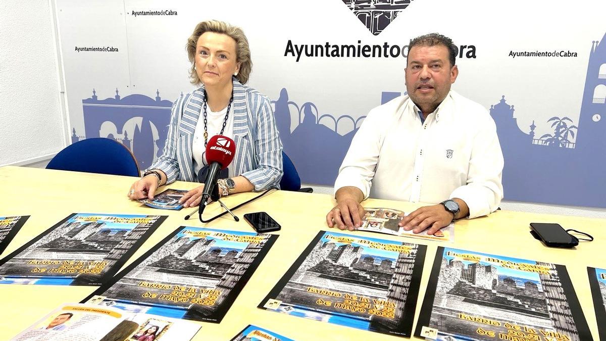 Rosi lama y Manuel Mellado, durante la presentación de las fiestas medievales.