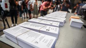 Preparación municipal de urnas y papeletas para las Elecciones Generales del 23 de Julio