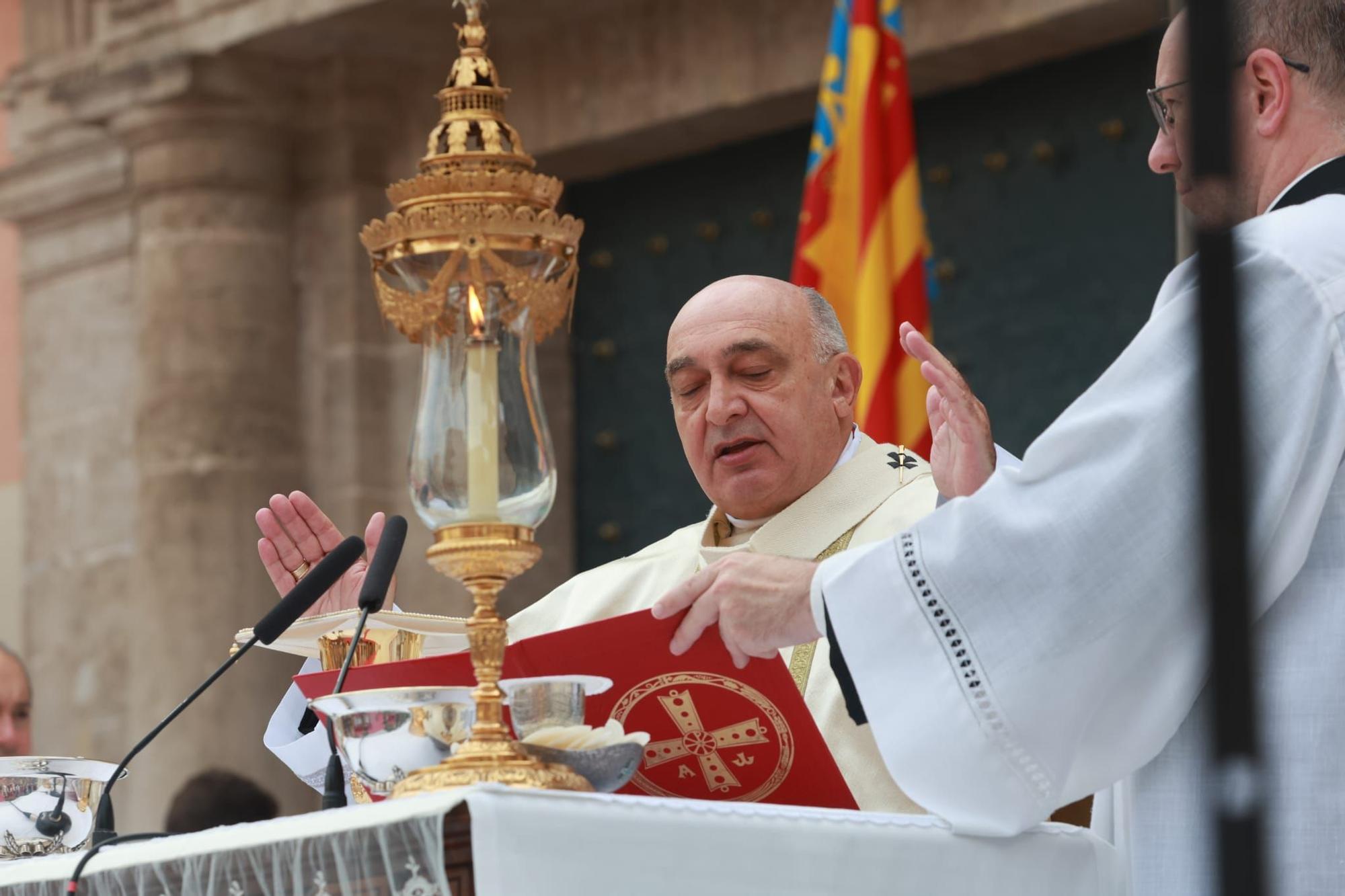 Todas las fotos de la Missa d'Infants en la plaza de la Virgen